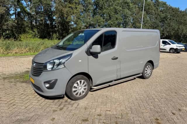 Opel Vivaro (2016) thumbnail 1