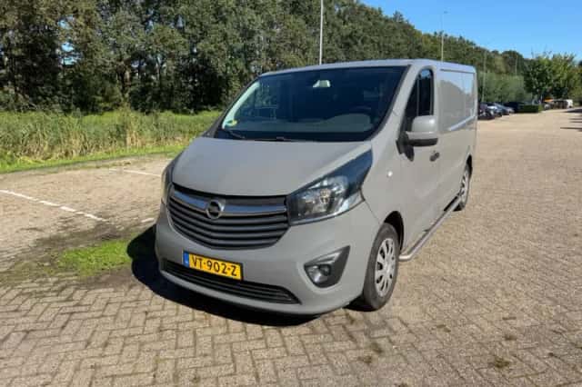 Opel Vivaro (2016) thumbnail 2
