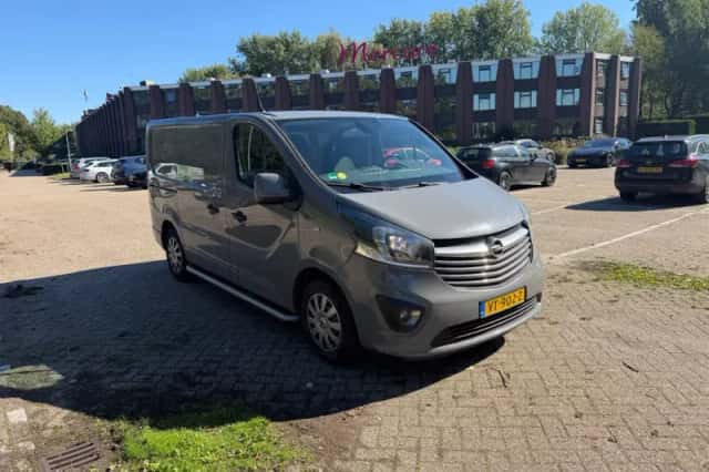 Opel Vivaro (2016) thumbnail 3
