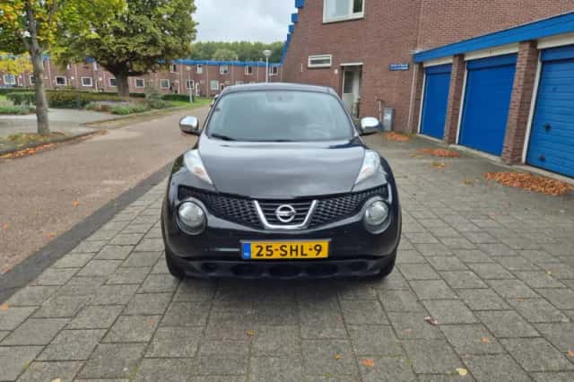 Nissan Juke (2011) thumbnail 2