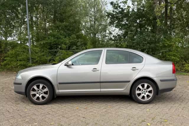 Škoda Octavia (2007) thumbnail 2