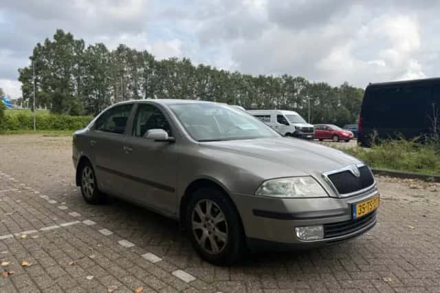 Škoda Octavia (2007) thumbnail 3