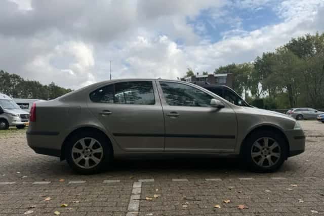 Škoda Octavia (2007) thumbnail 4
