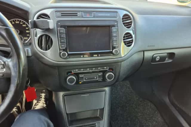 Volkswagen Tiguan (2013) thumbnail 6