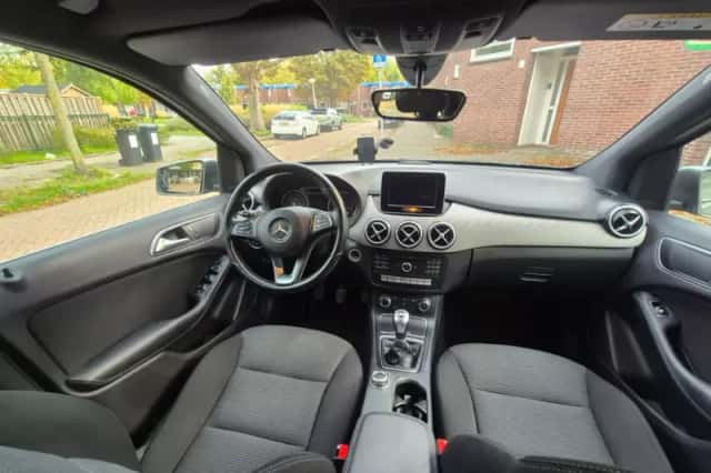 Mercedes-Benz B-Klasse (2015) thumbnail 3