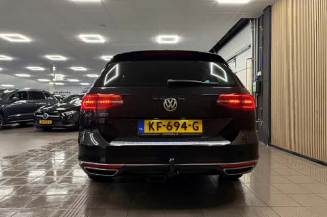 Volkswagen Passat (2016) thumbnail 4