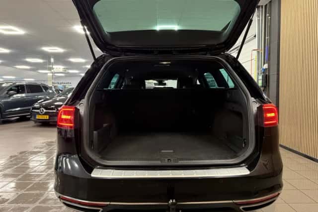 Volkswagen Passat (2016) thumbnail 5
