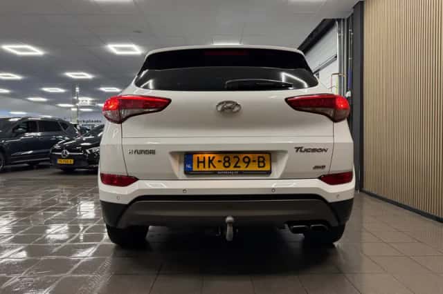 Hyundai Tucson (2015) thumbnail 4