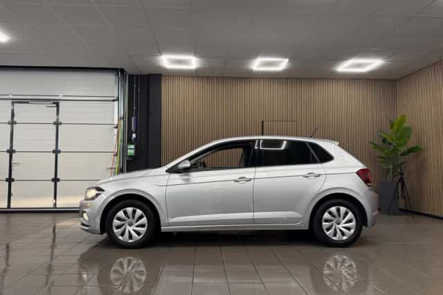 Volkswagen Polo (2021) thumbnail 2