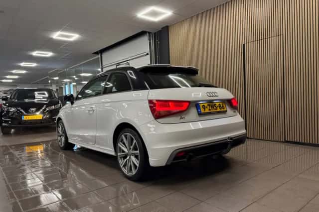 Audi A1 (2014) thumbnail 3