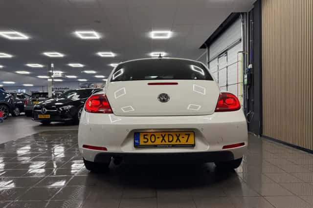Volkswagen Beetle (2012) thumbnail 4