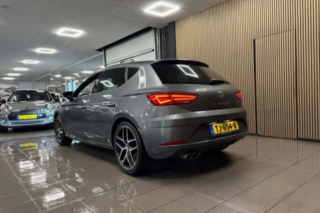 SEAT Leon (2018) thumbnail 3