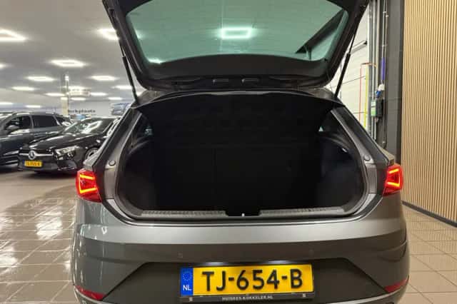 SEAT Leon (2018) thumbnail 5