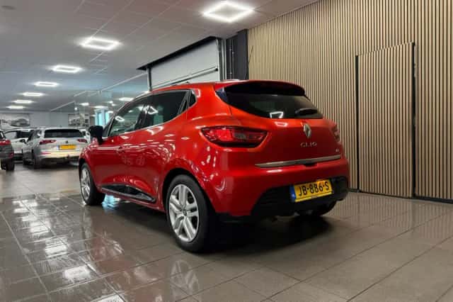 Renault Clio (2016) thumbnail 3