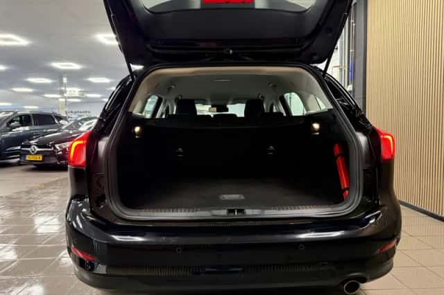 Ford Focus (2019) thumbnail 5
