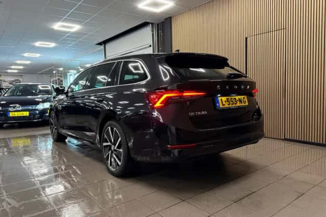 Škoda Octavia (2020) thumbnail 3