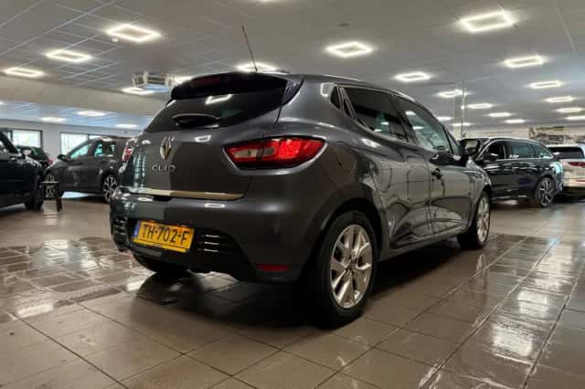 Renault Clio (2018) thumbnail 6