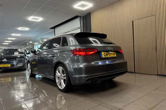 Audi A3 (2015) thumbnail 3