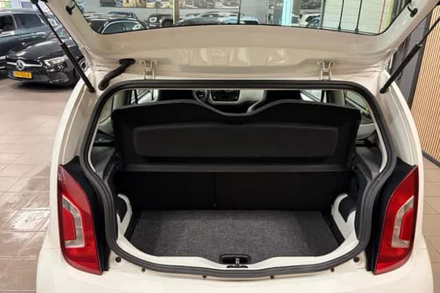 Volkswagen Up! (2012) thumbnail 5