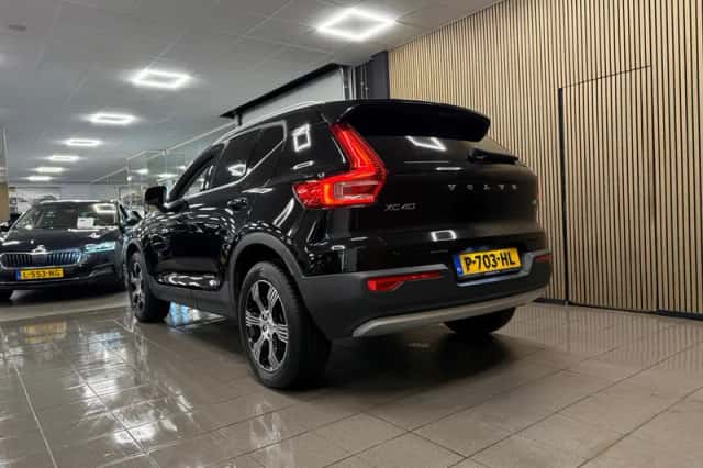 Volvo XC40 (2022) thumbnail 3