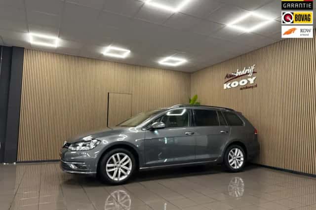 Volkswagen Golf (2018) thumbnail 1
