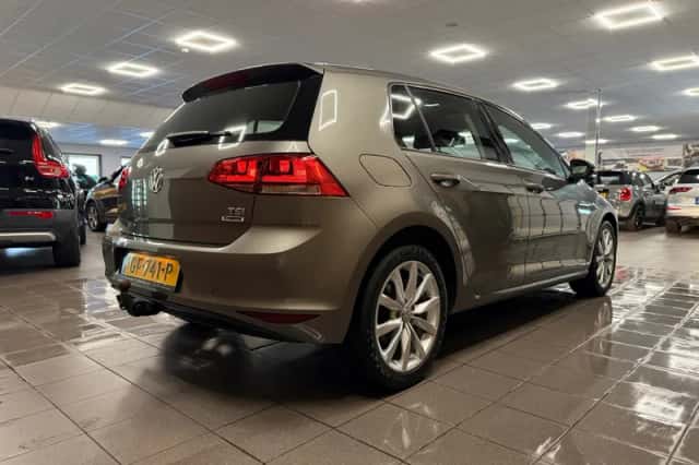 Volkswagen Golf (2015) thumbnail 6
