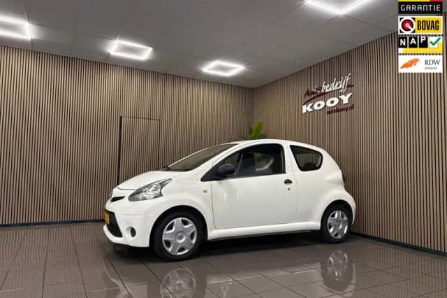 Toyota Aygo (2013) thumbnail 1