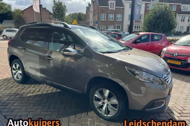 Peugeot 2008 (2015) thumbnail 3