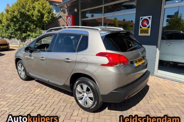 Peugeot 2008 (2015) thumbnail 4