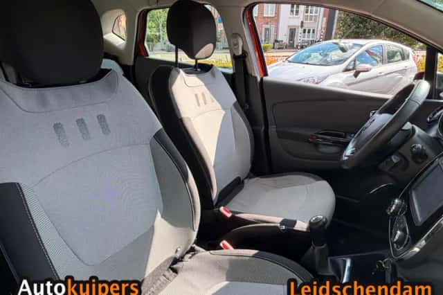 Renault Captur (2016) thumbnail 5