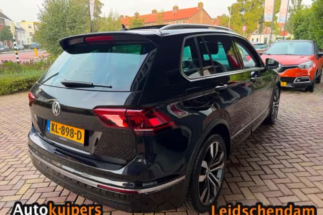Volkswagen Tiguan (2017) thumbnail 6