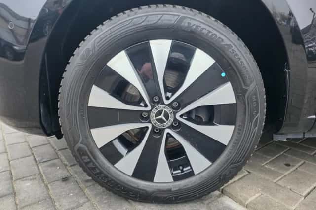 Mercedes-Benz Vito (2023) thumbnail 2
