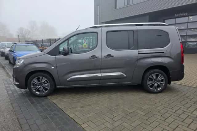 Toyota ProAce City Verso (2021) thumbnail 3