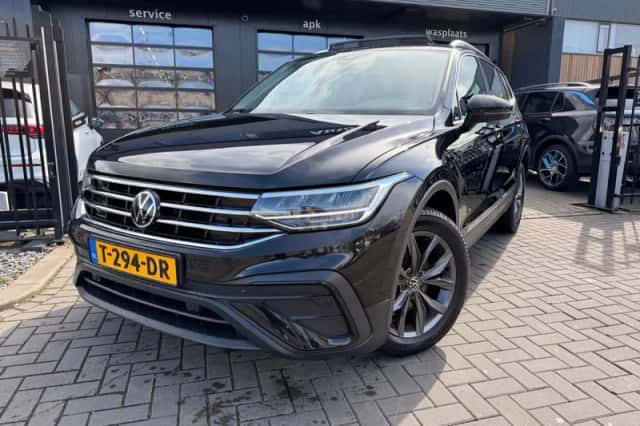 Volkswagen Tiguan (2022) thumbnail 2