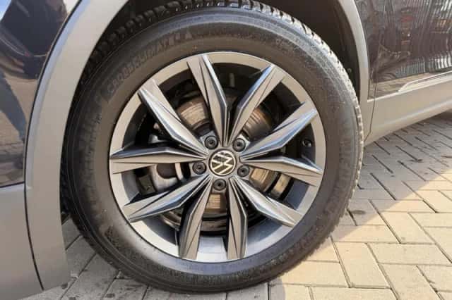 Volkswagen Tiguan (2022) thumbnail 3
