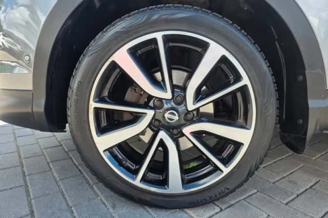 Nissan Qashqai (2017) thumbnail 3