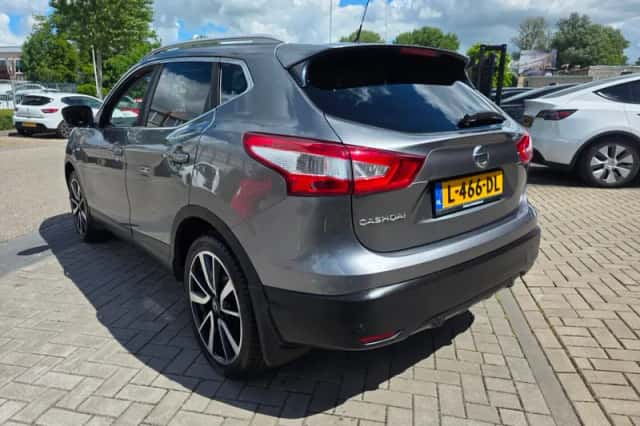 Nissan Qashqai (2017) thumbnail 5