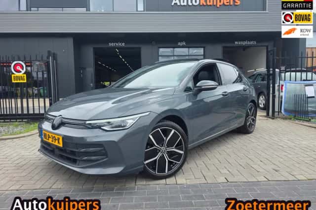 Volkswagen Golf (2024) thumbnail 1