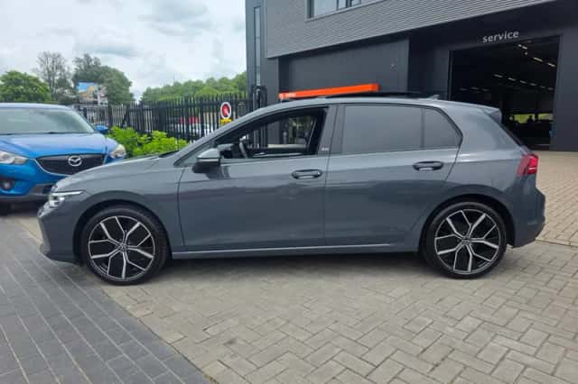 Volkswagen Golf (2024) thumbnail 4