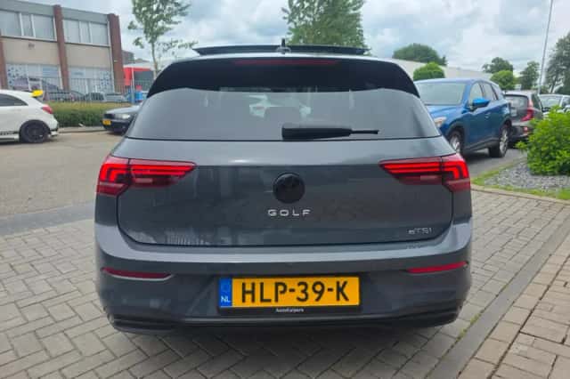 Volkswagen Golf (2024) thumbnail 6
