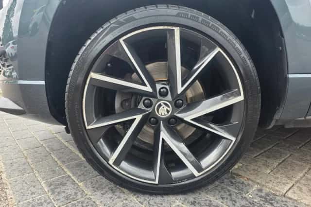 Škoda Karoq (2021) thumbnail 3