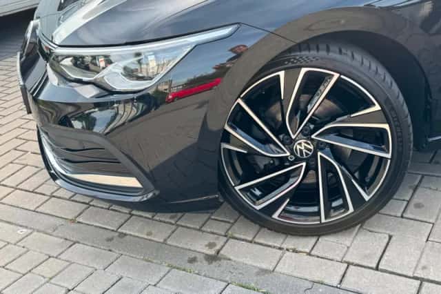 Volkswagen Golf (2020) thumbnail 2