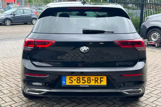 Volkswagen Golf (2021) thumbnail 6