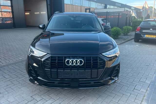 Audi Q3 (2020) thumbnail 3