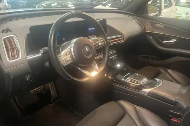 Mercedes-Benz EQC (2021) thumbnail 4
