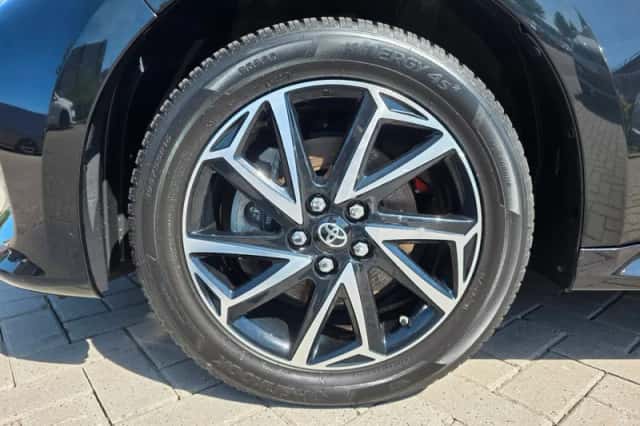 Toyota Yaris (2023) thumbnail 3