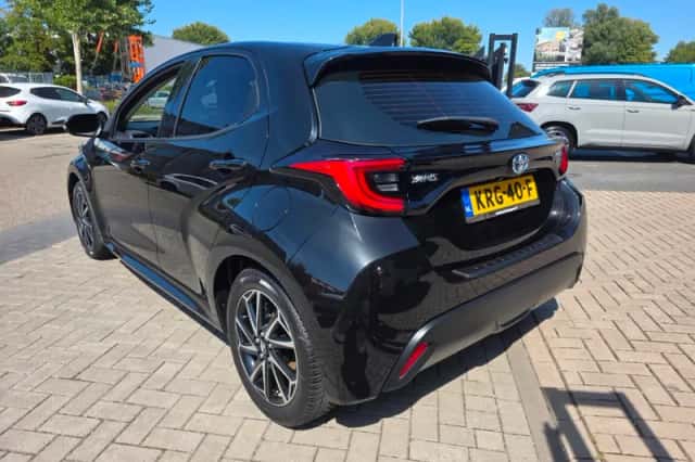 Toyota Yaris (2023) thumbnail 5