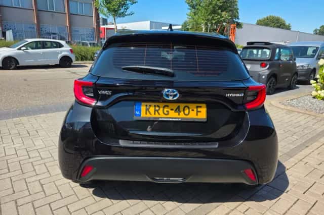 Toyota Yaris (2023) thumbnail 6