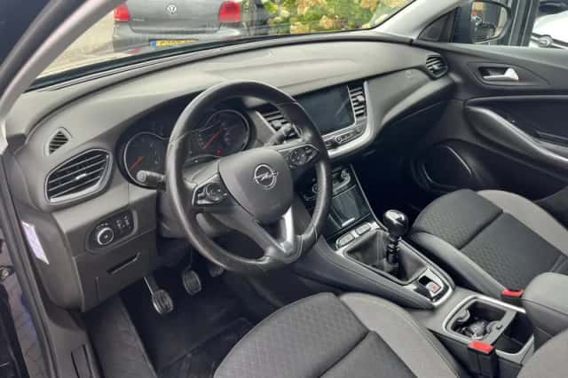 Opel Grandland (2019) thumbnail 4
