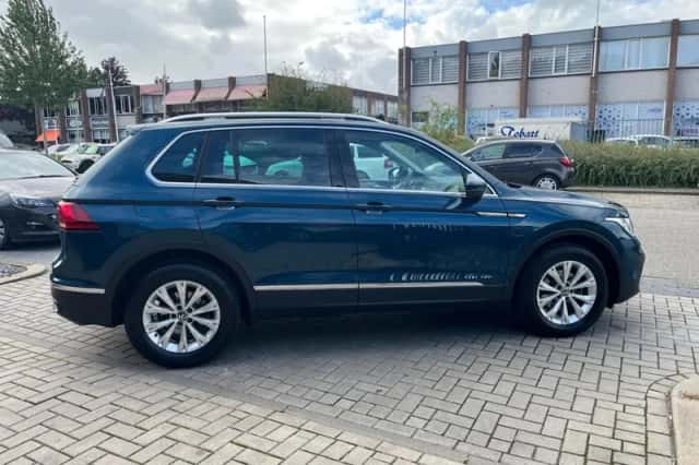 Volkswagen Tiguan (2023) thumbnail 6